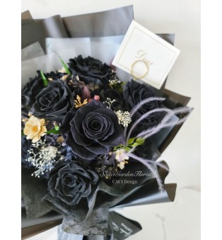 BLACK -PRESERVED BOUQUET