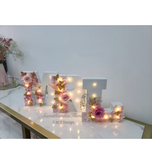 PINK & GLOD 保鮮花字母燈